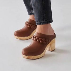 Dolce Vita Shoes Size 8 Brown Hila Chunky Saddle Leather Slip On Clog Heels Boho